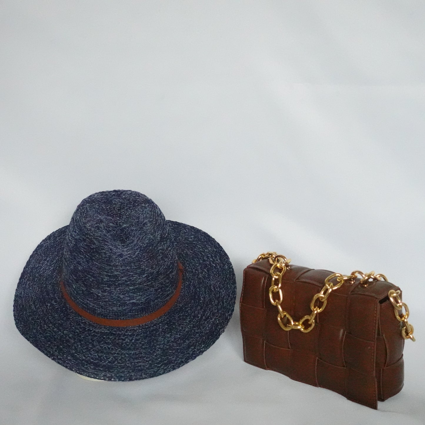 Quilted Chunky Chain Crossbody